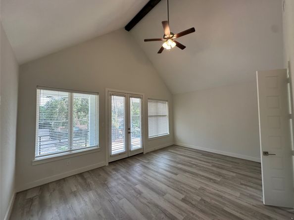 910B W 21st Street, Houston TX 77018