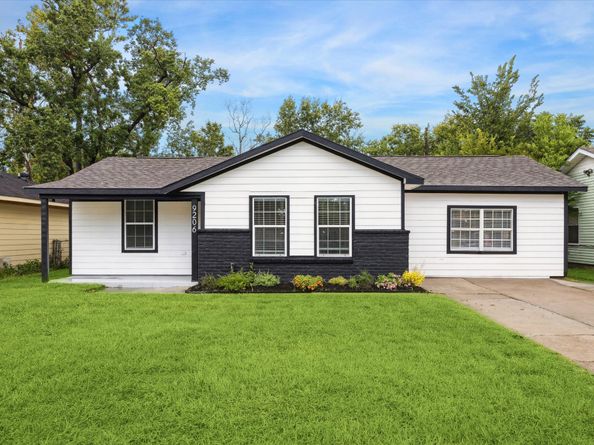 9206 St Lo Road, Houston TX 77033