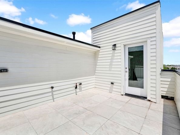 5439 Darling Street, Houston TX 77007