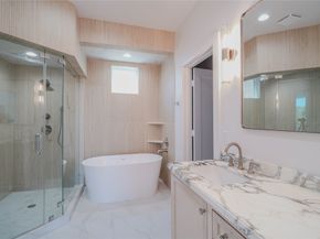 5439 Darling Street, Houston TX 77007