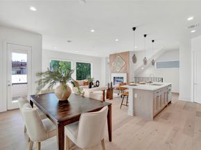 5439 Darling Street, Houston TX 77007