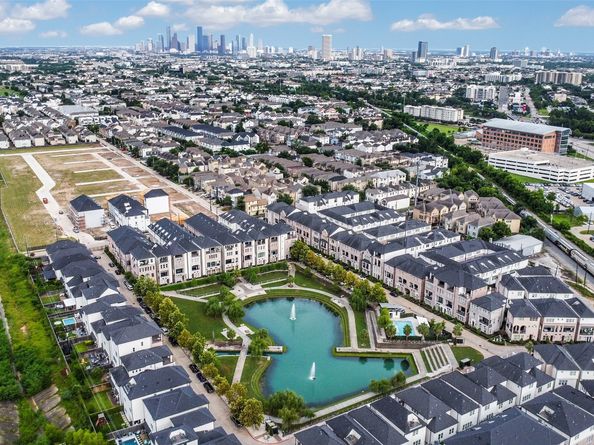 6020 Kansas Street, Houston TX 77007