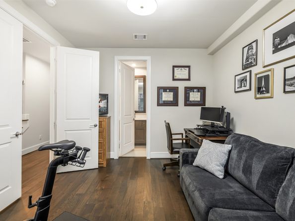 6020 Kansas Street, Houston TX 77007