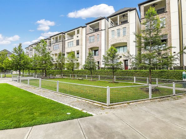 6020 Kansas Street, Houston TX 77007