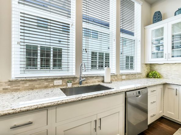 6020 Kansas Street, Houston TX 77007