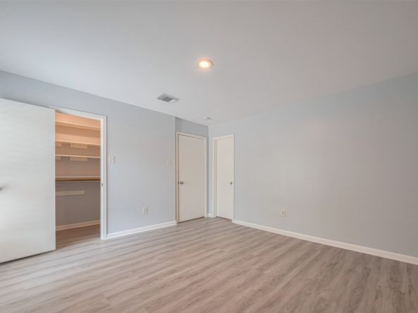 15600 Barkers Landing Road 20, Houston TX 77079