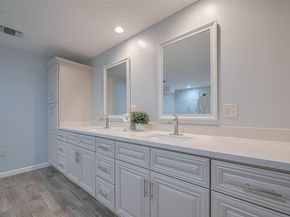 15600 Barkers Landing Road 20, Houston TX 77079