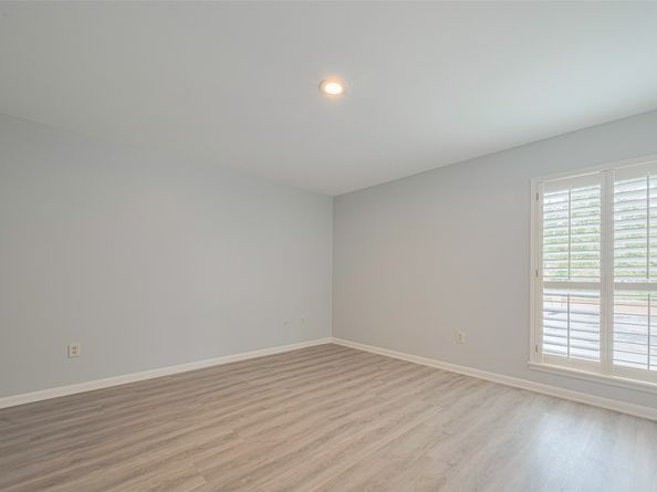 15600 Barkers Landing Road 20, Houston TX 77079