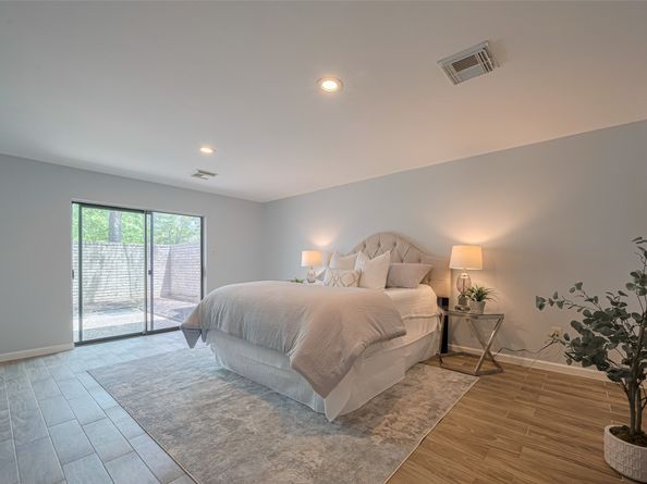 15600 Barkers Landing Road 20, Houston TX 77079