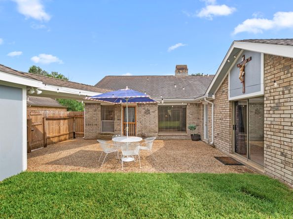 815 Millpond Drive, Sugar Land TX 77498