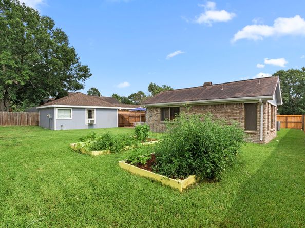 815 Millpond Drive, Sugar Land TX 77498