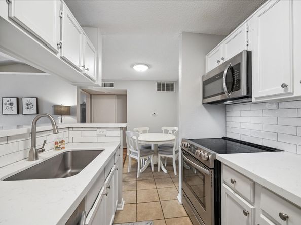 2121 Hepburn Street 208, Houston TX 77054
