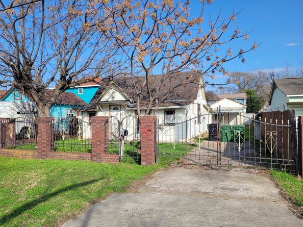 4512 Siegel Street, Houston TX 77009