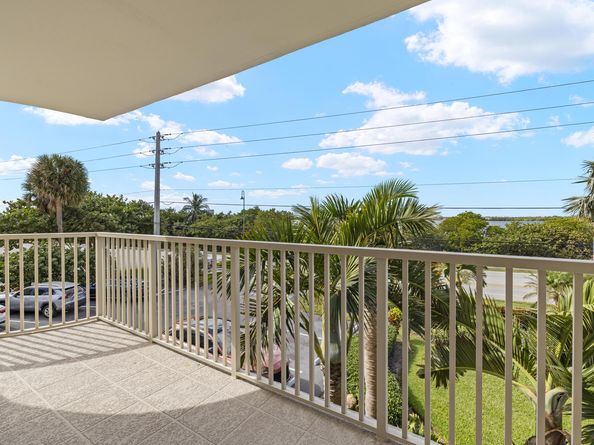 5480 N Ocean Drive B1c, Singer Island FL 33404