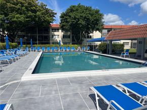 9410 N Hollybrook Lake Dr 310, Pembroke Pines FL 33025