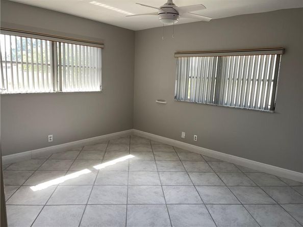 9410 N Hollybrook Lake Dr 310, Pembroke Pines FL 33025