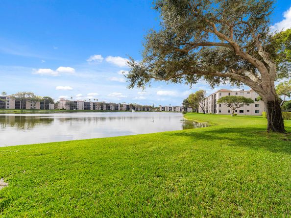6093 Pointe Regal Circle 106, Delray Beach FL 33484