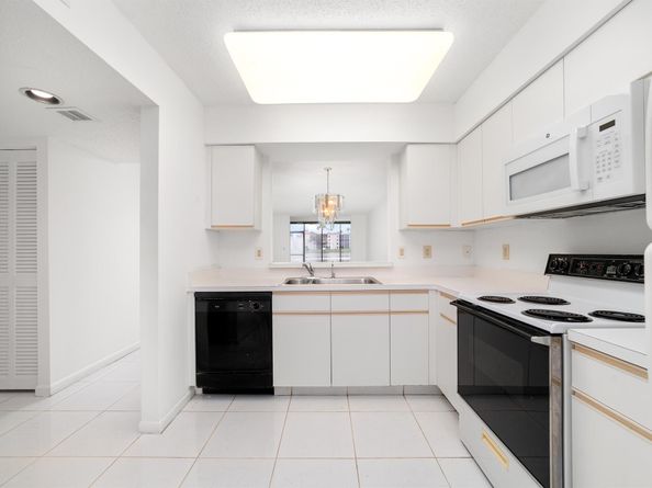 6093 Pointe Regal Circle 106, Delray Beach FL 33484