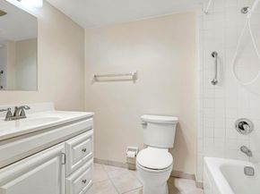 9872 Marina Blvd 1417, Boca Raton FL 33428