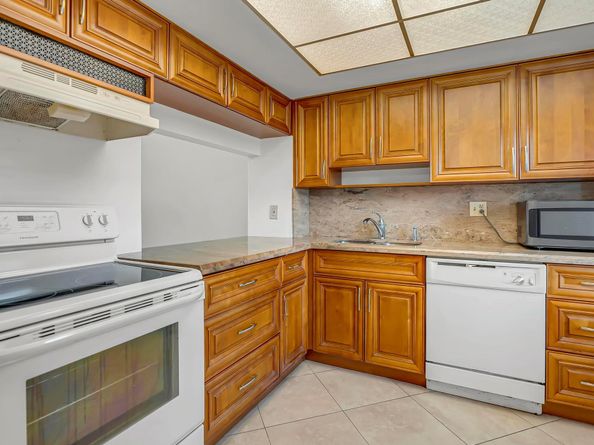 9872 Marina Blvd 1417, Boca Raton FL 33428