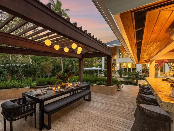 7150 W Lago Drive, Coral Gables FL 33143