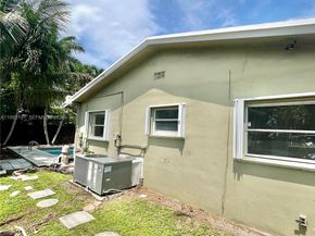 2031 NW 32nd Street, Oakland Park FL 33309