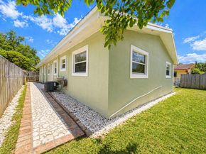 5644 Pierce Street, Hollywood FL 33021