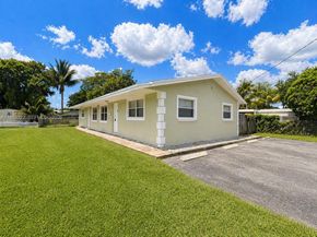 5644 Pierce Street, Hollywood FL 33021