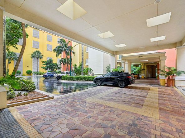 2650 Lake Shore Drive 1006, Riviera Beach FL 33404