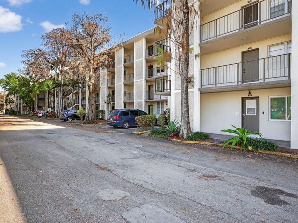 4898 NW 29th Court 315, Lauderdale Lakes FL 33313
