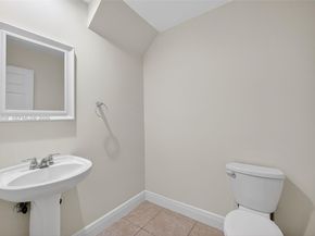 704 SW 1st Avenue, Pompano Beach FL 33060