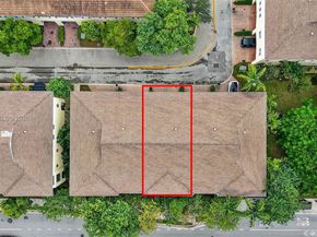 704 SW 1st Avenue, Pompano Beach FL 33060