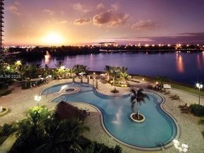 2641 N Flamingo Road TH5N, Sunrise FL 33323