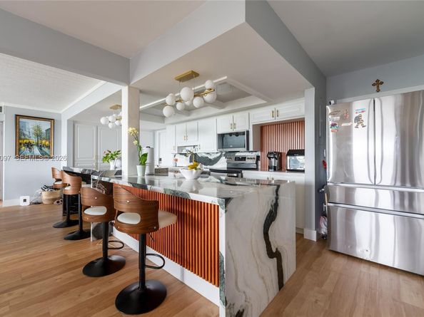 3910 Crystal Lake Dr 401 401, Deerfield Beach FL 33064