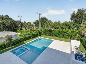 1017 S Palmway, Lake Worth FL 33460