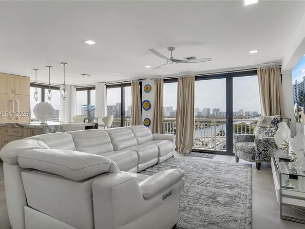 3100 NE 48th Street PH18, Fort Lauderdale FL 33308