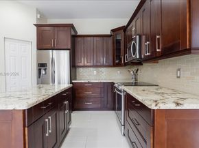 1646 Victoria Pointe Lane, Weston FL 33327