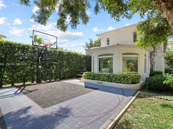 4490 Royal Palm Avenue, Miami Beach FL 33140