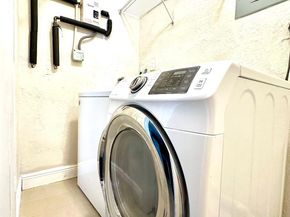 525 NW 15th Ter, Fort Lauderdale FL 33311