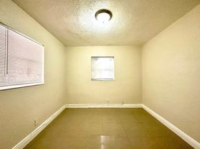 525 NW 15th Ter, Fort Lauderdale FL 33311