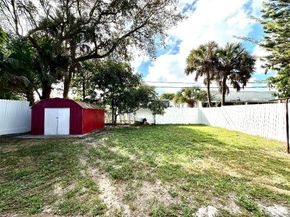 525 NW 15th Ter, Fort Lauderdale FL 33311