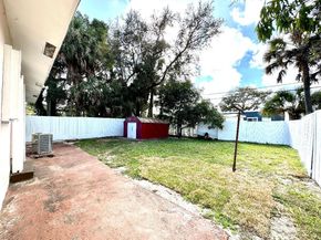 525 NW 15th Ter, Fort Lauderdale FL 33311