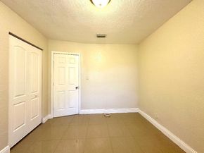 525 NW 15th Ter, Fort Lauderdale FL 33311