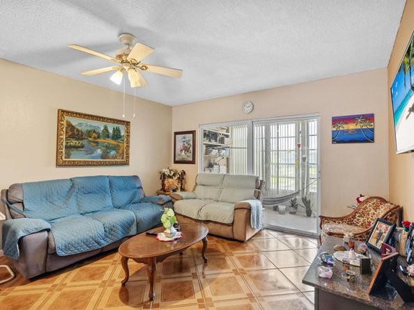 3405 NW 48 Avenue J514, Lauderdale Lakes FL 33319