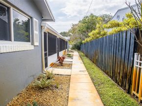 2432 Sherman St, Hollywood FL 33020