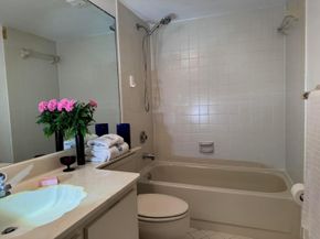 112 Lake Emerald Drive 204, Oakland Park FL 33309