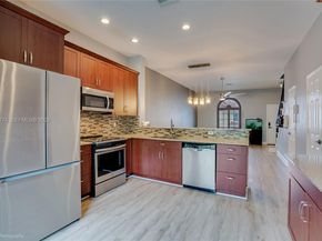 2461 NE 14th Street 2461, Pompano Beach FL 33062
