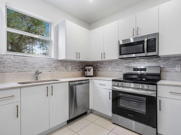 2781 NW 55th Way, Lauderhill FL 33313