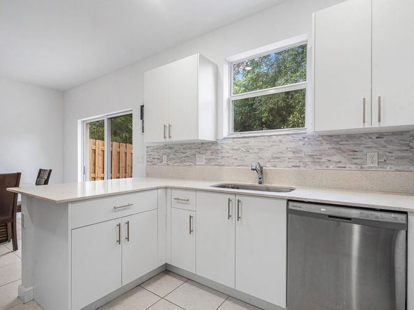 2781 NW 55th Way, Lauderhill FL 33313