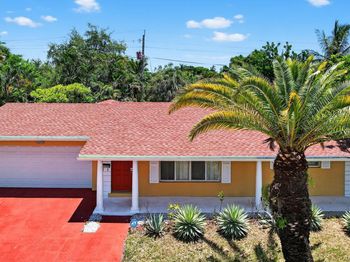 5290 NE 18th Ave
